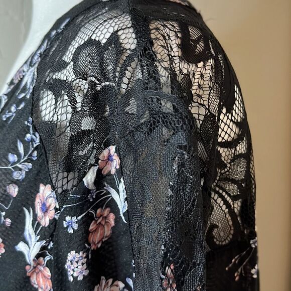 TORRID black baby doll style top w/ lace embellished sleeves, shoulders, & back. - Picture 6 of 14